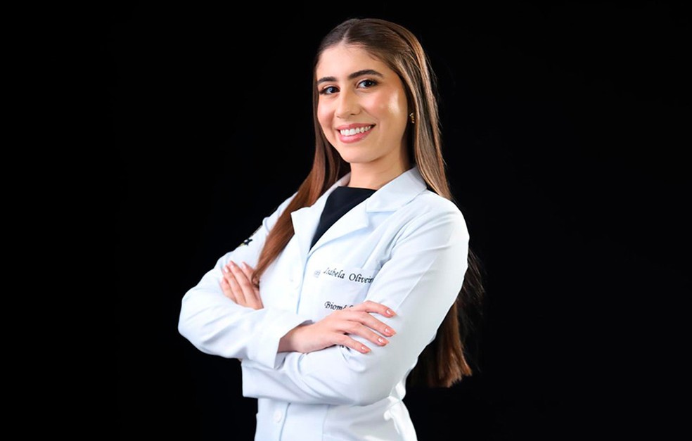 1 de 4
Isabela Oliveira de Carvalho &eacute; biom&eacute;dica e conquistou a bolsa de 80% em 2021 &mdash; Foto: Cedida