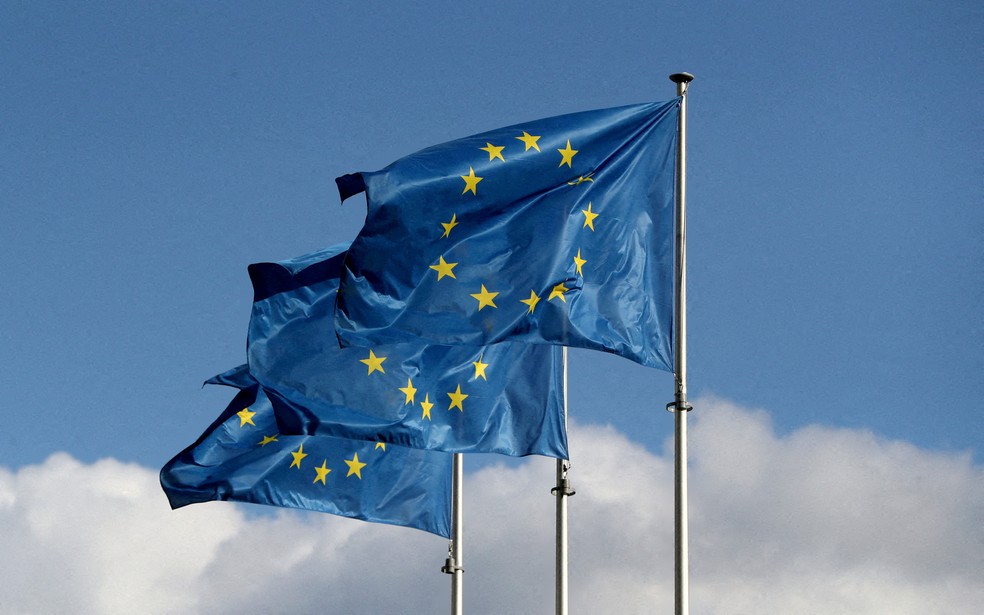 Bandeiras da União Europeia. — Foto: Yves Herman/ Reuters