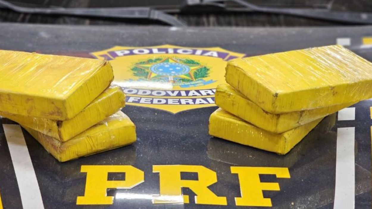 PRF apreende 6 kg de pasta base de cocaína dentro de carro após perseguição policial na BR-226, no MA