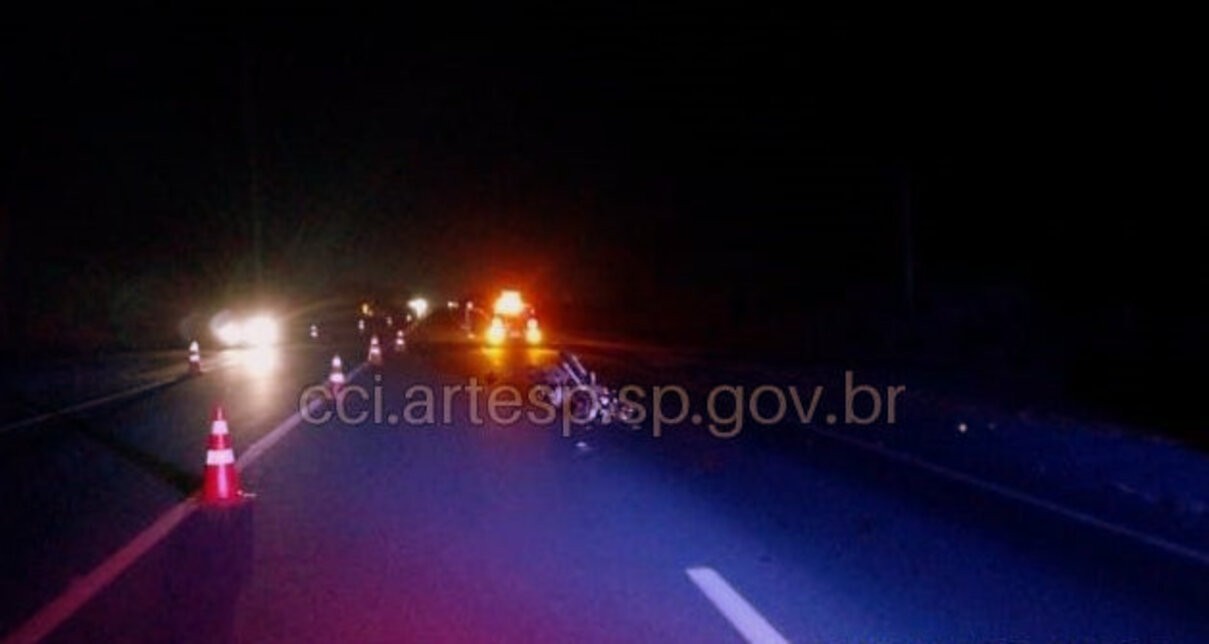 Motociclista morre ao bater na traseira de caminhão em Casa Branca