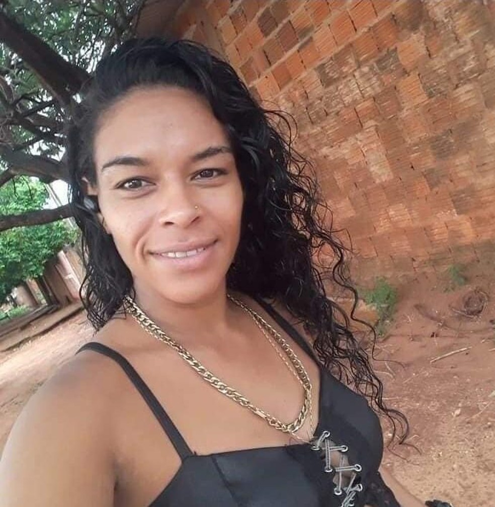 Corpo de Karina da Silva Cunha foi encontrado já em decomposição, em Três Lagoas (MS) — Foto: Redes sociais