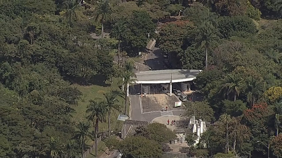 Entrada principal do Zoo de BH na Avenida Otacílio Negrão de Lima, 8.000 — Foto: Reprodução/TV Globo