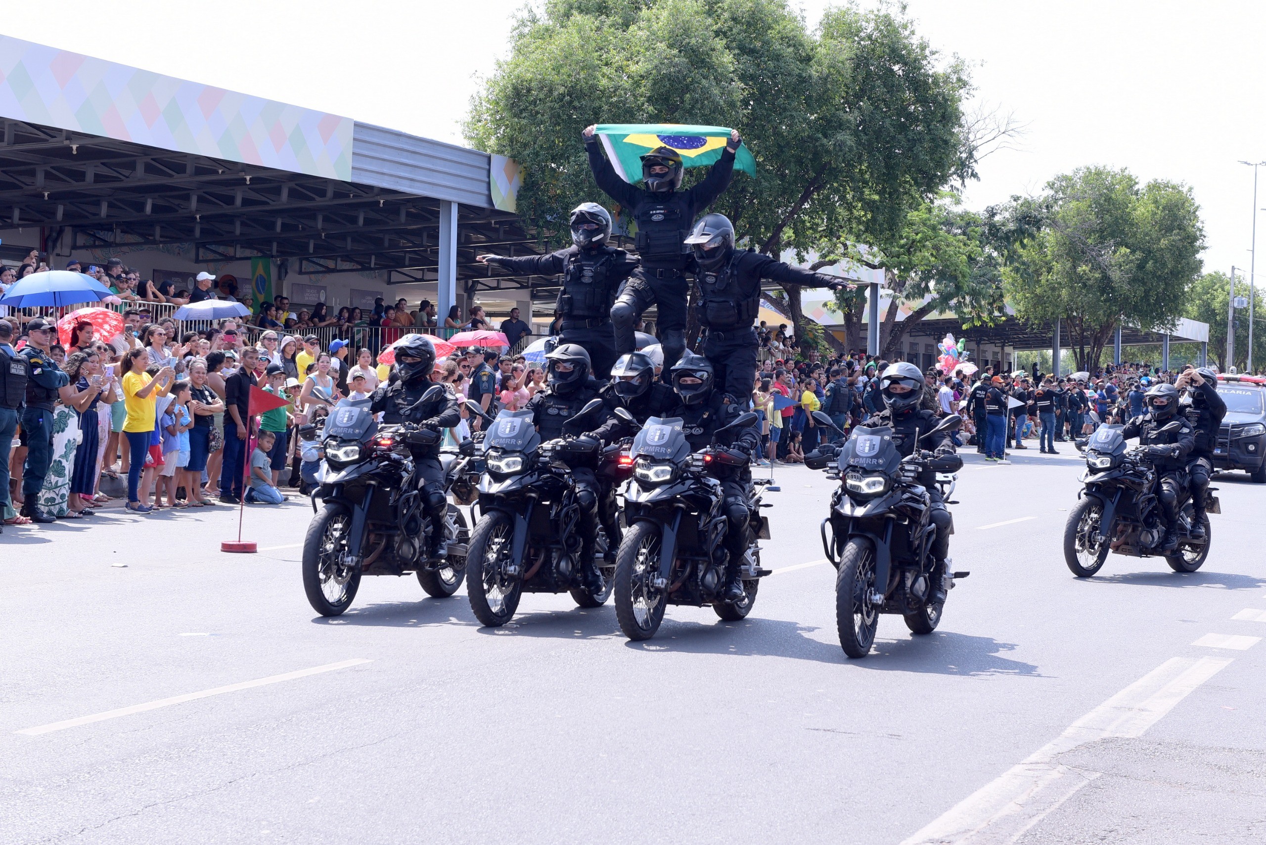 Tradicional desfile de 7 de Setembro interdita ruas no Centro de Boa Vista; veja trechos
