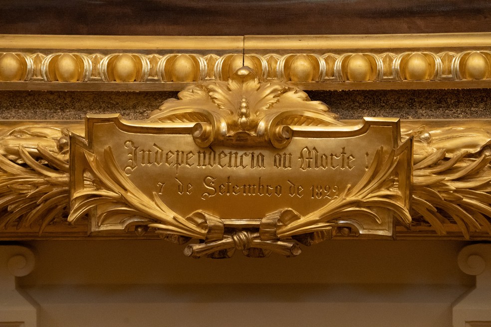Detalhe da moldura do quadro 'Independência ou Morte' no Museu do Ipiranga, em São Paulo — Foto: Fábio Tito/g1