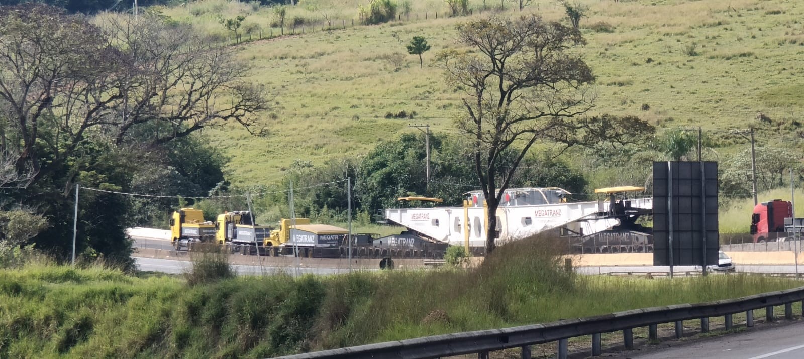 Caminhões com carga de 600 toneladas e 100 metros de comprimento chegarão ao RJ nesta sexta-feira (16) 