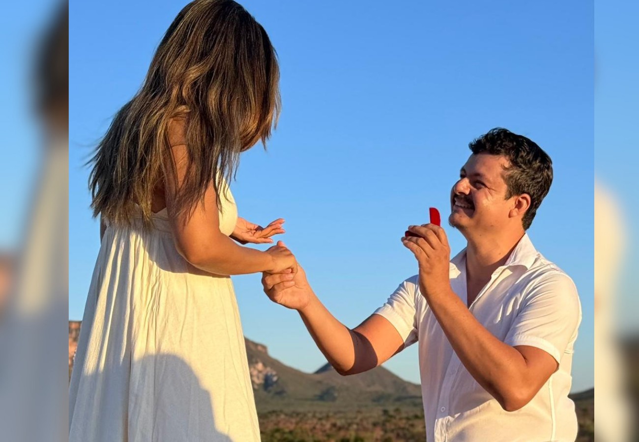 Casal fica noivo nas Dunas do Jalapão após pedido surpresa: 'Amada em voz alta'