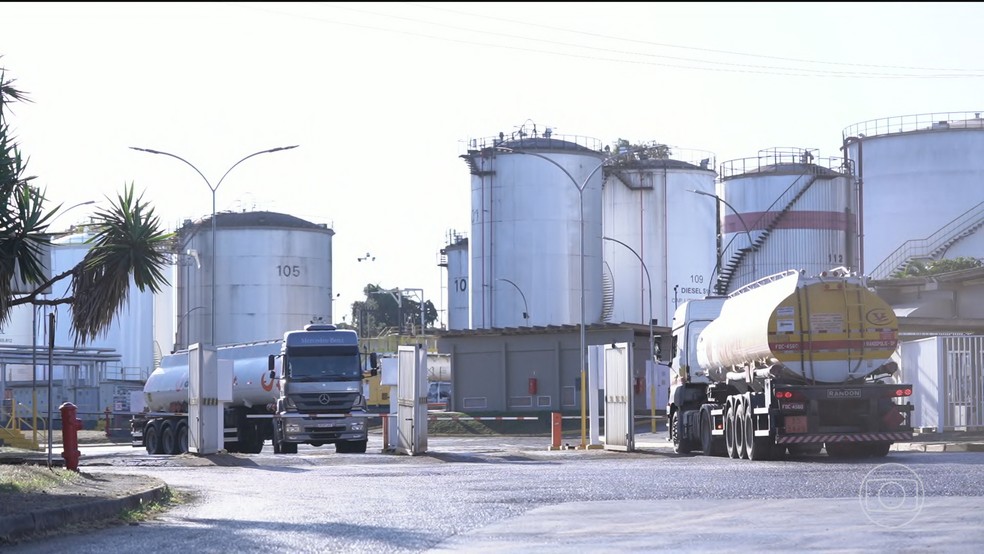 ANP afirma que abastecimento de diesel no Brasil está garantido até fim de abril — Foto: Jornal Nacional/ Reprodução