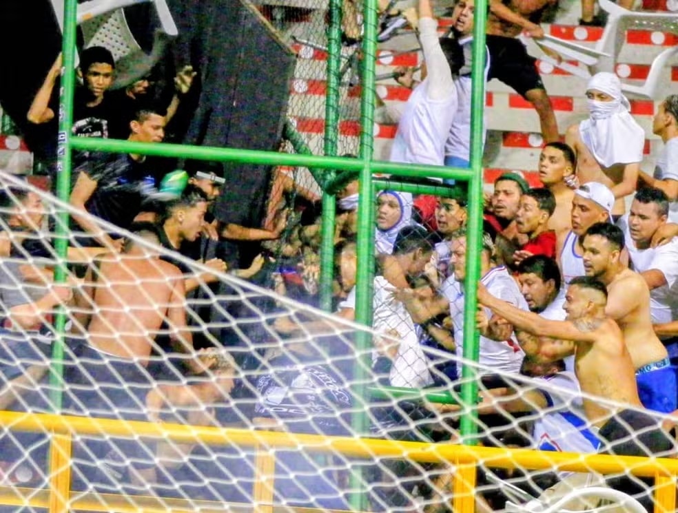 Torcedores de Ceará e Fortaleza são presos após briga em partida de futsal 