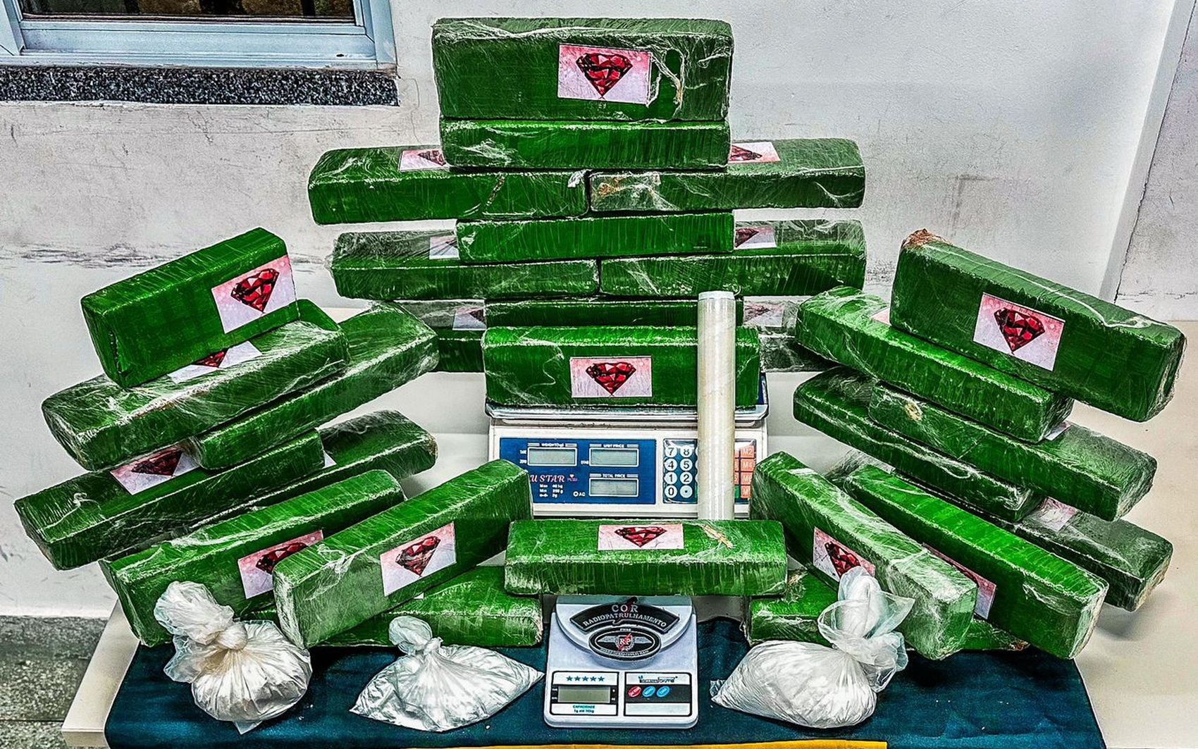 Mais de 25 quilos de drogas são apreendidos em residência de Aracaju