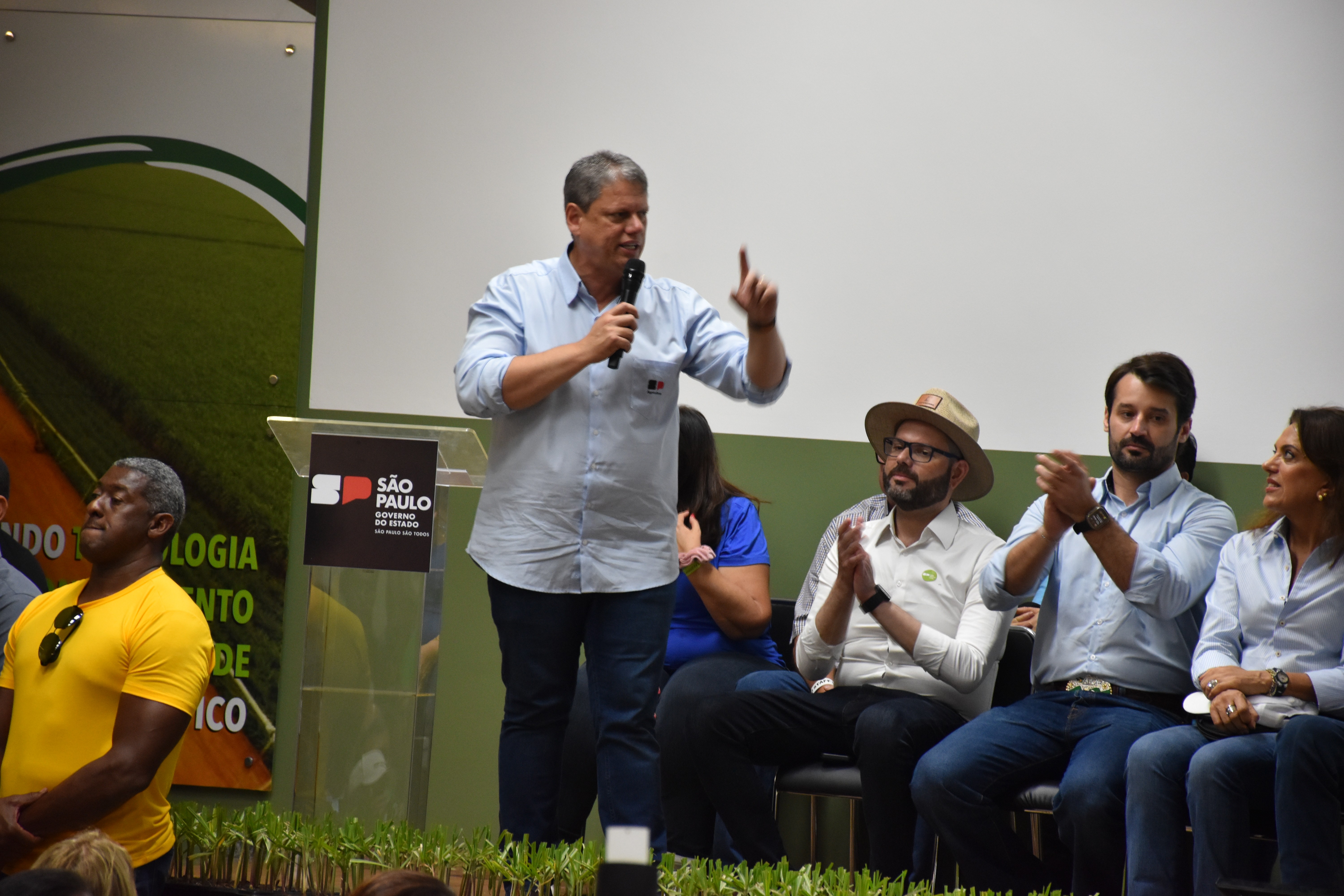 Tarcísio anuncia investimento de R$ 1,4 bilhão para o agronegócio