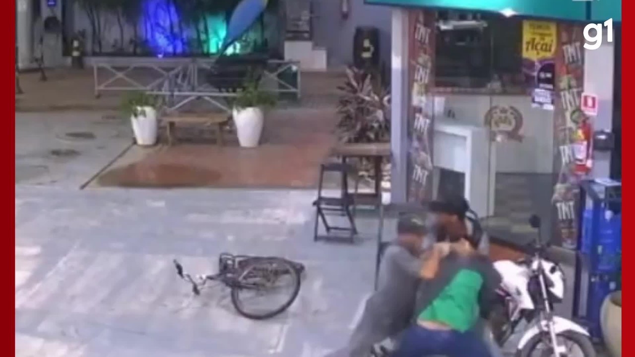 VÍDEO: Frentista reage e coloca assaltantes 'para correr' durante tentativa de roubo em RO