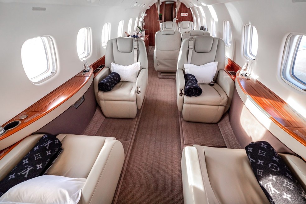 Parte interna do jato Legacy 650 — Foto: Reprodução/Prime You