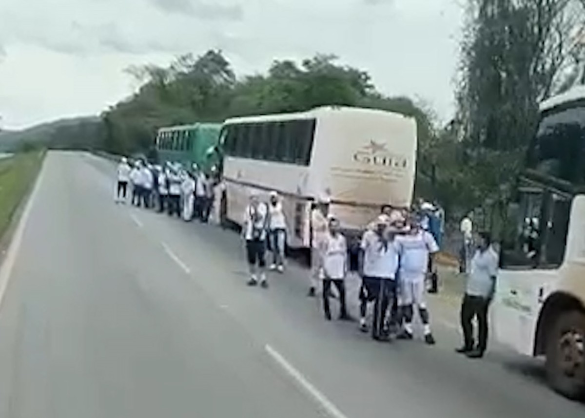 Mais de 30 ônibus com torcedores do Athletic embarcam para Belo Horizonte  para jogo decisivo na Série D, futebol