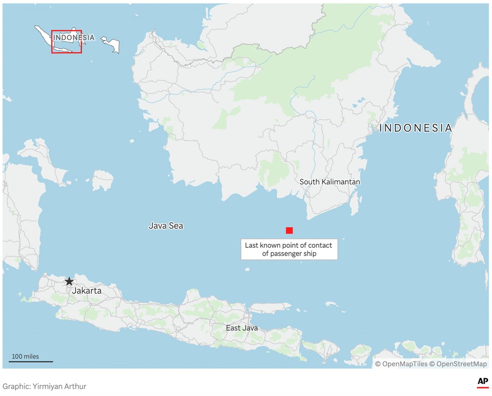 Mapa mostra o último ponto de contato conhecido de um navio de passageiros com mais de 240 pessoas a bordo, que desapareceu no Mar de Java. — Foto: Yirmiyan Arthur / Associated Press