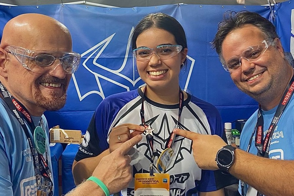 Ana Caroline tem 17 anos e é integrante do grupo Megazord, de Judiaí — Foto: Arquivo Pessoal/Reprodução