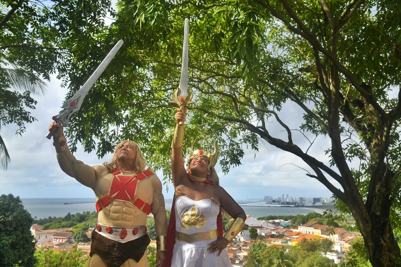Lutadores mascarados e super-heróis tomam as ladeiras de Olinda; FOTOS