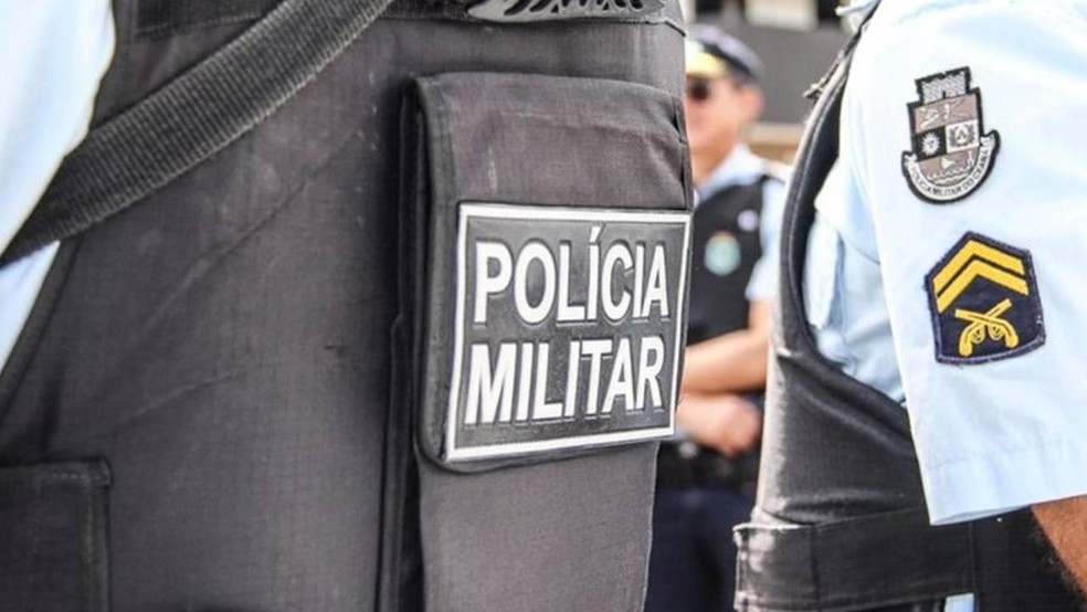 Cabo da Polícia Militar foi preso por daçar em cima de teto de viatura em Fortaleza. — Foto: SSPDS/Divulgação