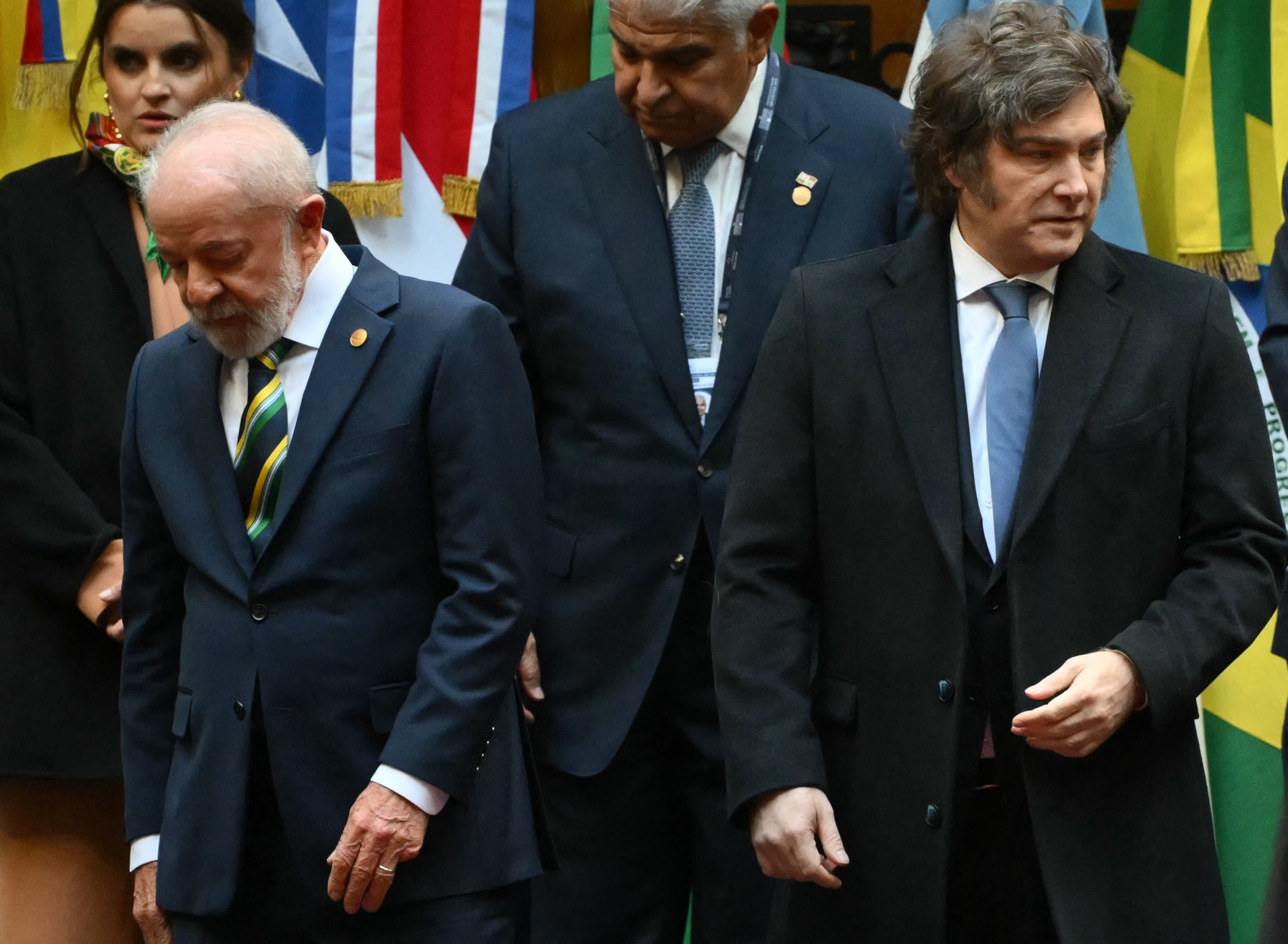 É #FAKE que Javier Milei 'humilhou' Lula durante reunião do Mercosul