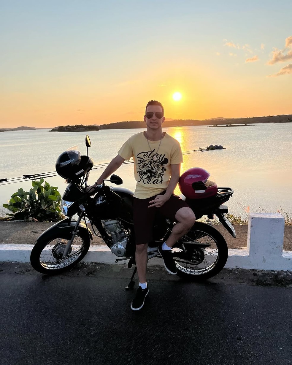 jaílson Melo, de 27 anos, morreu junto ao pai no dia do próprio casamento, em Campina Grande — Foto: Reprodução/Instagram