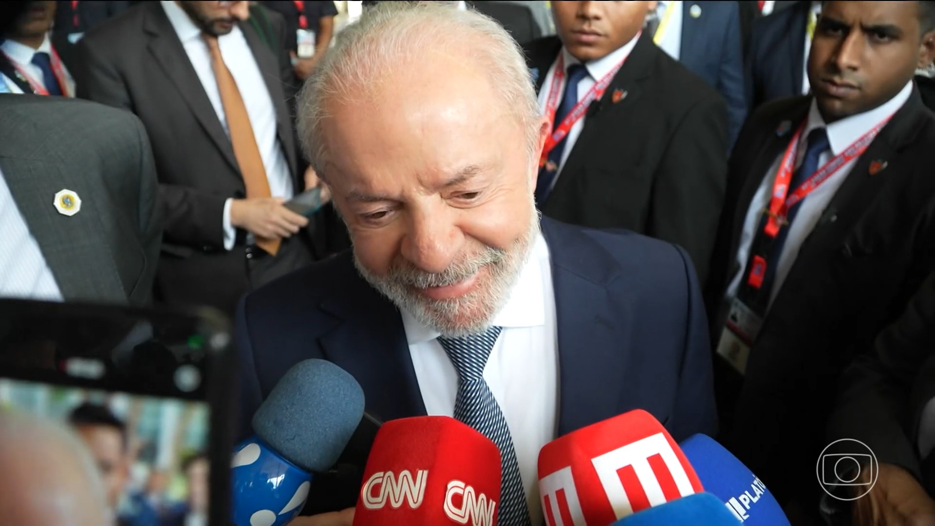 Lula é recebido na Malásia e mostra otimismo sobre encontro com Trump