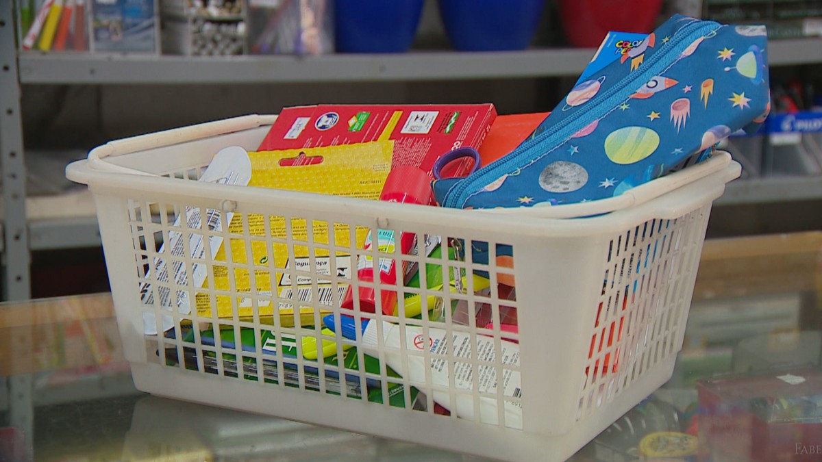 Material escolar tem diferença de até 800% entre lojas em cidade do RS, aponta Procon