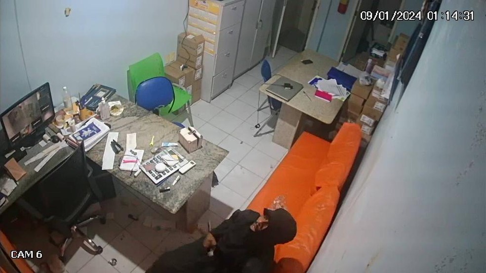 Homem invade casa lotérica, arromba cofre e leva mais R$ 200 mil no município de Salgueiro — Foto: Divulgação
