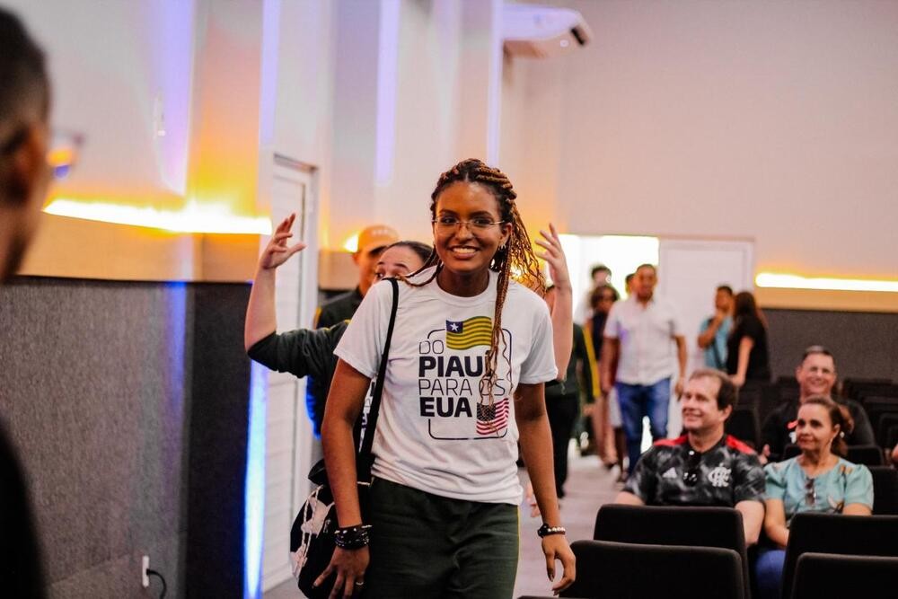 Do Piauí Para o Mundo: Estudantes voltam ao Brasil após intercâmbio na China e nos EUA