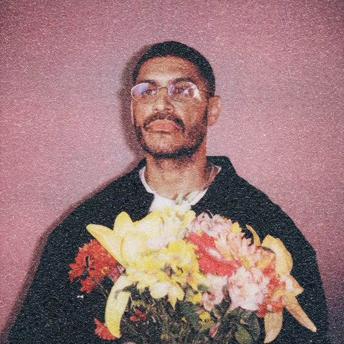 Criolo celebra 15 anos do álbum 'Nó na orelha' com turnê que se estenderá por 2027, abarcando sete capitais do Brasil