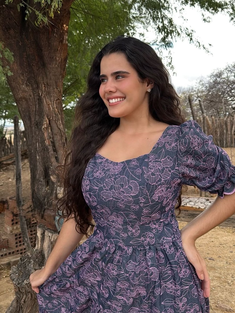 Gabi Macoff faz sucesso nas redes sociais mostrando a vida na roça — Foto: Reprodução / Redes Sociais