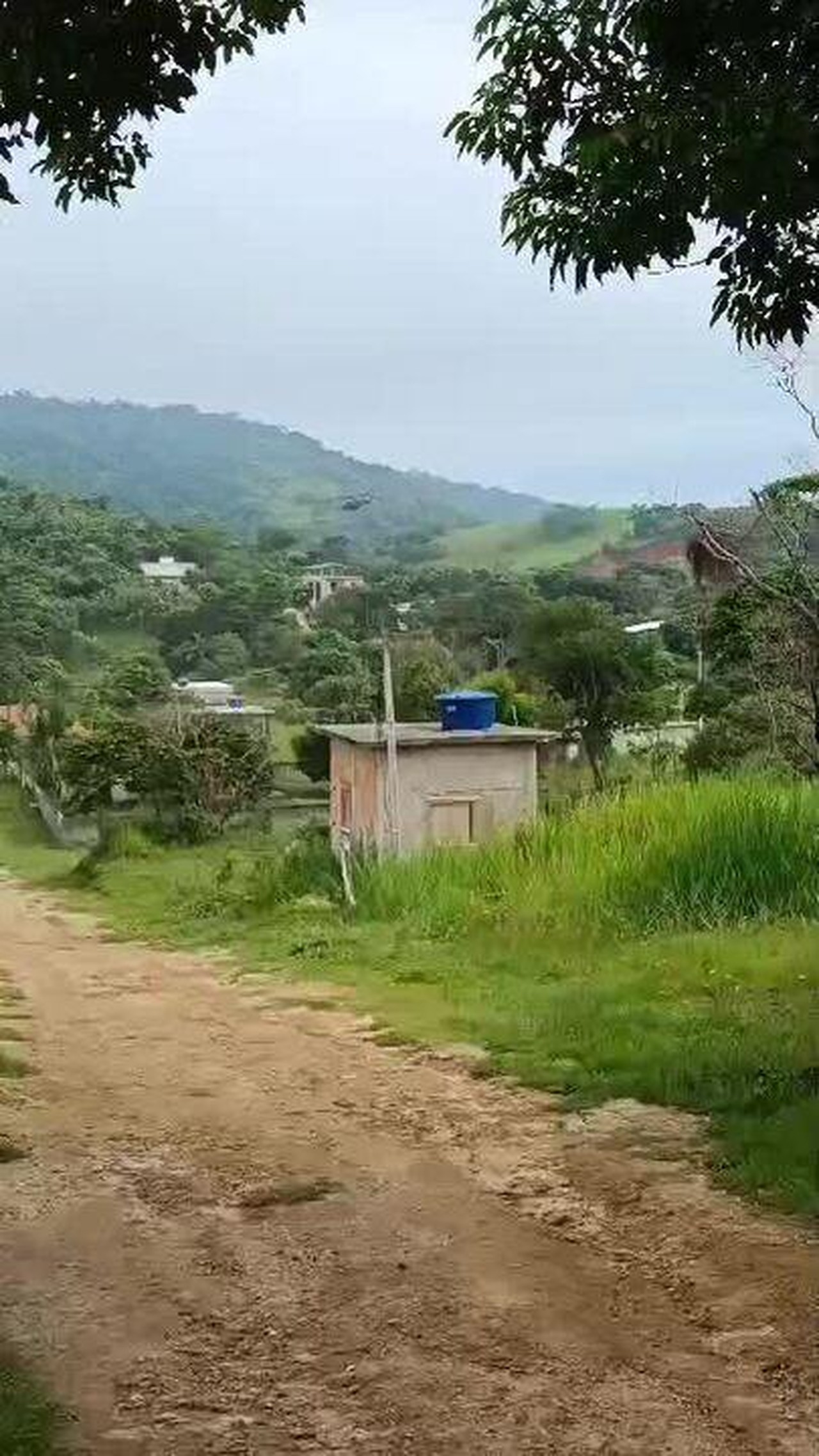 Tiroteio entre policiais civis e traficantes deixa 5 mortos em Jaconé