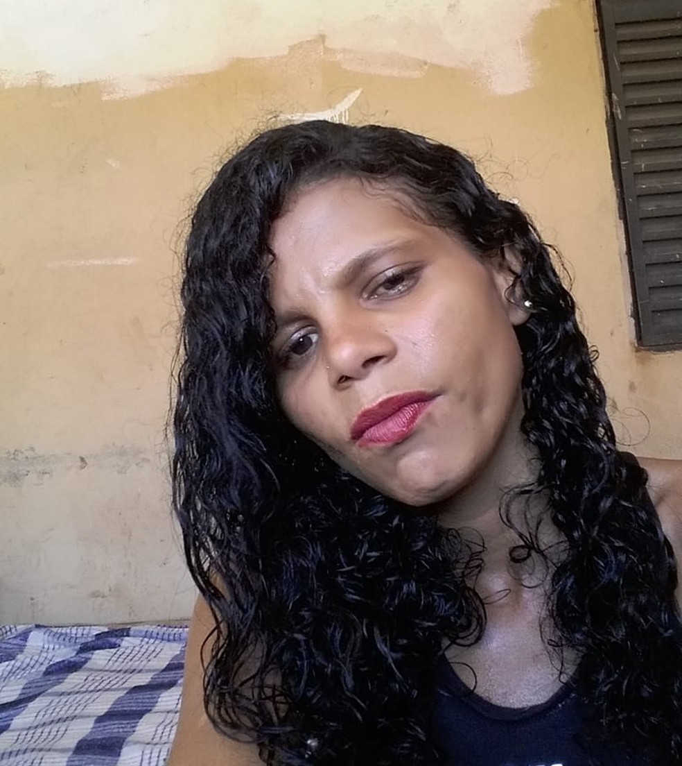 O corpo de Camila Elias Balbino, de 35 anos, foi encontrado em uma área rural de Cáceres (MT) — Foto: Reprodução