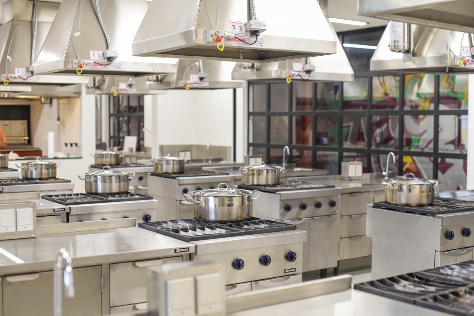 Ação da Cidadania abre laboratório culinário voltado à formação profissional na Gamboa