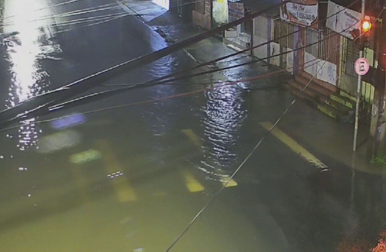 Três regiões de PE têm alerta de chuva moderada a forte; saiba quais e até quando 