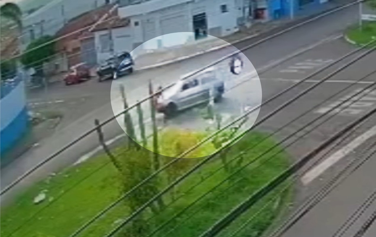 VÍDEO: câmeras registraram atropelamento que antecedeu série de agressões a motorista em Jaú