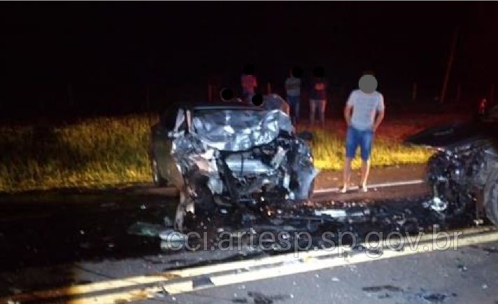 Pai e filho mortos em acidente de carro na SP-255 são enterrados em Itaberá e Ivaiporã