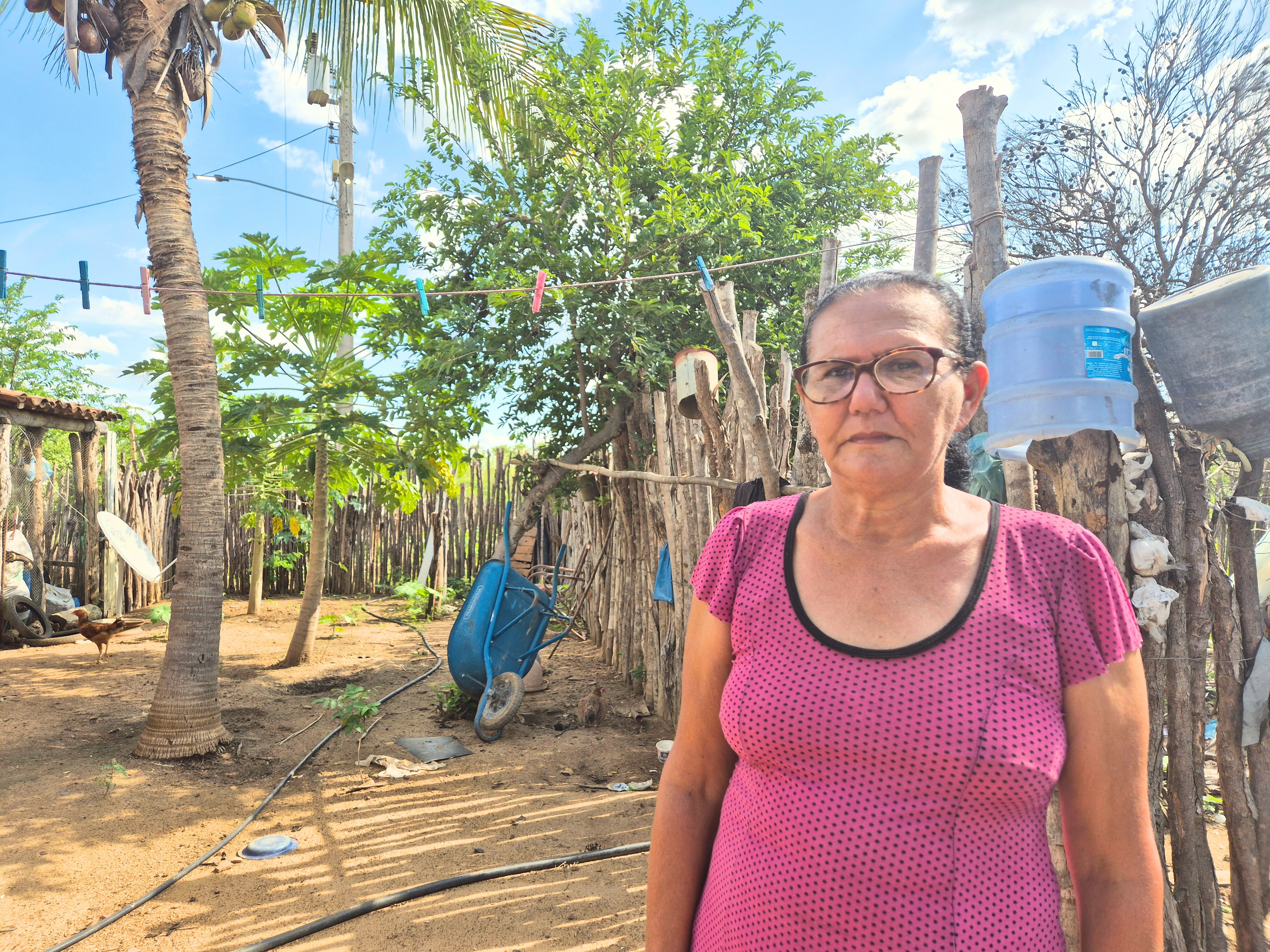 'Água aqui é muito raro': esposa de agricultor que encontrou possível petróleo no CE relata falta de abastecimento na região