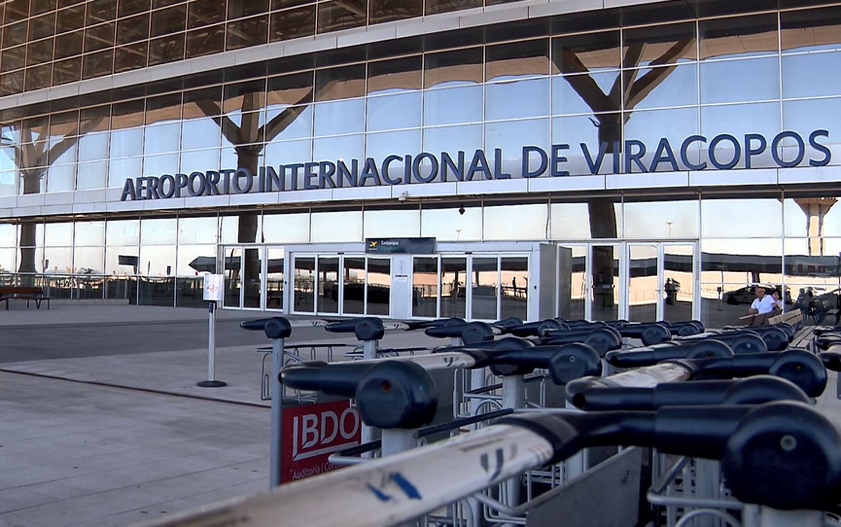 Viracopos e rodoviária de Campinas esperam 245 mil passageiros no feriadão de Finados 