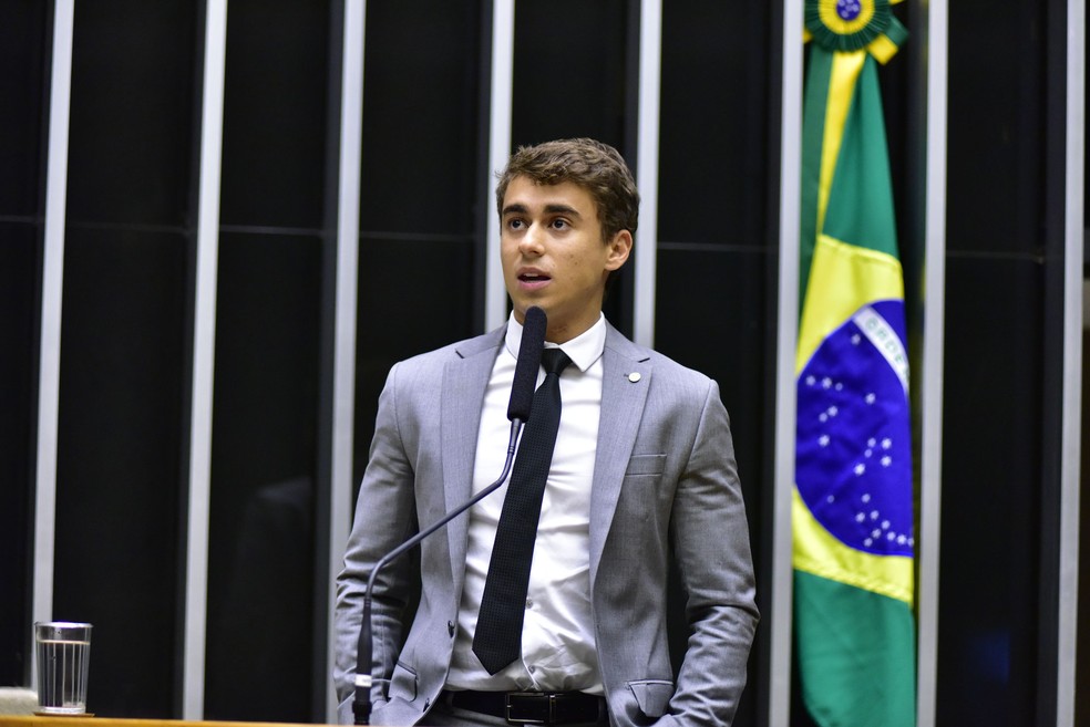 O deputado federal Nikolas Ferreira (PL-MG), durante sessão no plenário da Câmara — Foto: Zeca Ribeiro/Câmara dos Deputados