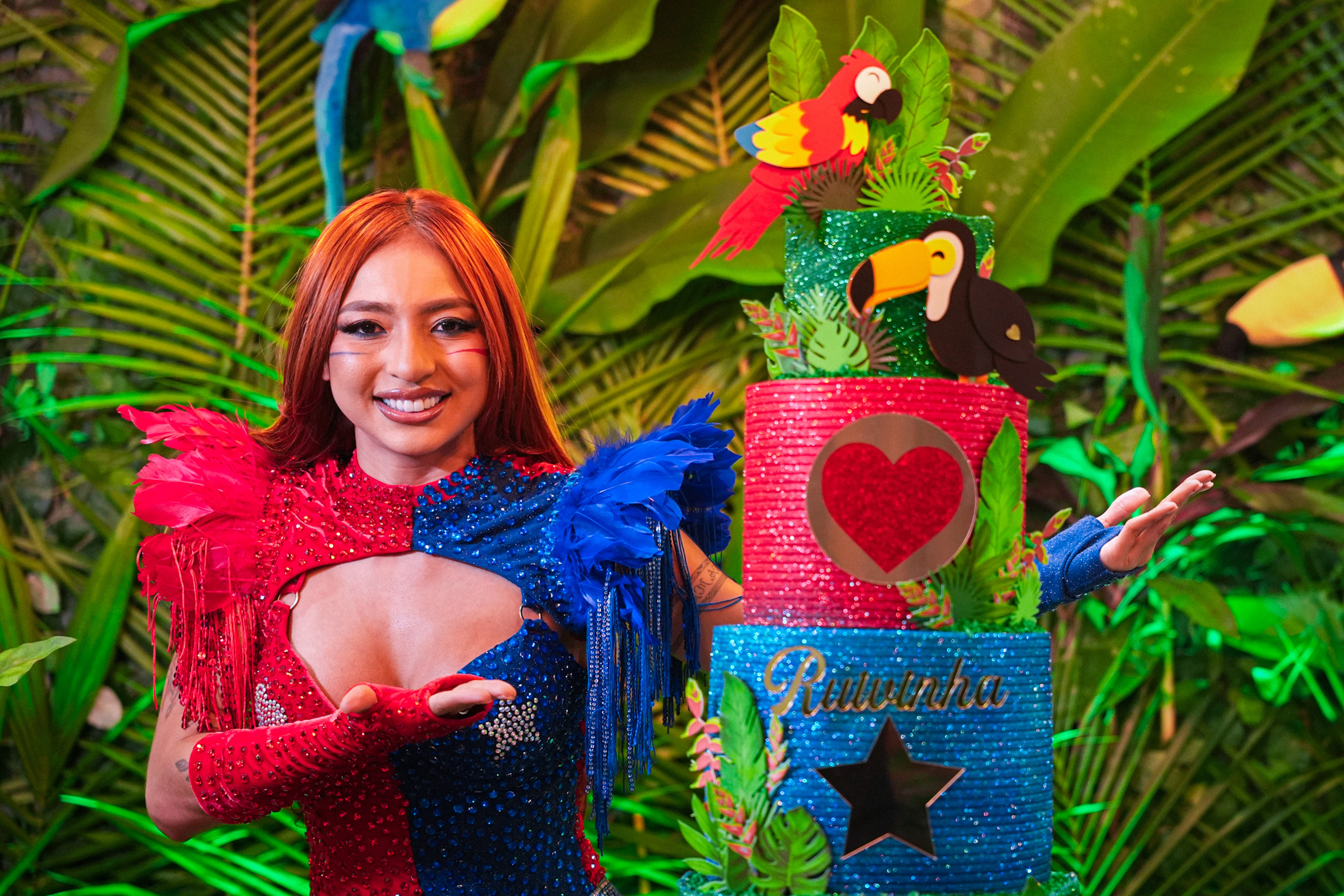Ruivinha de Marte celebra 29 anos em Manaus com festa inspirada no Festival de Parintins