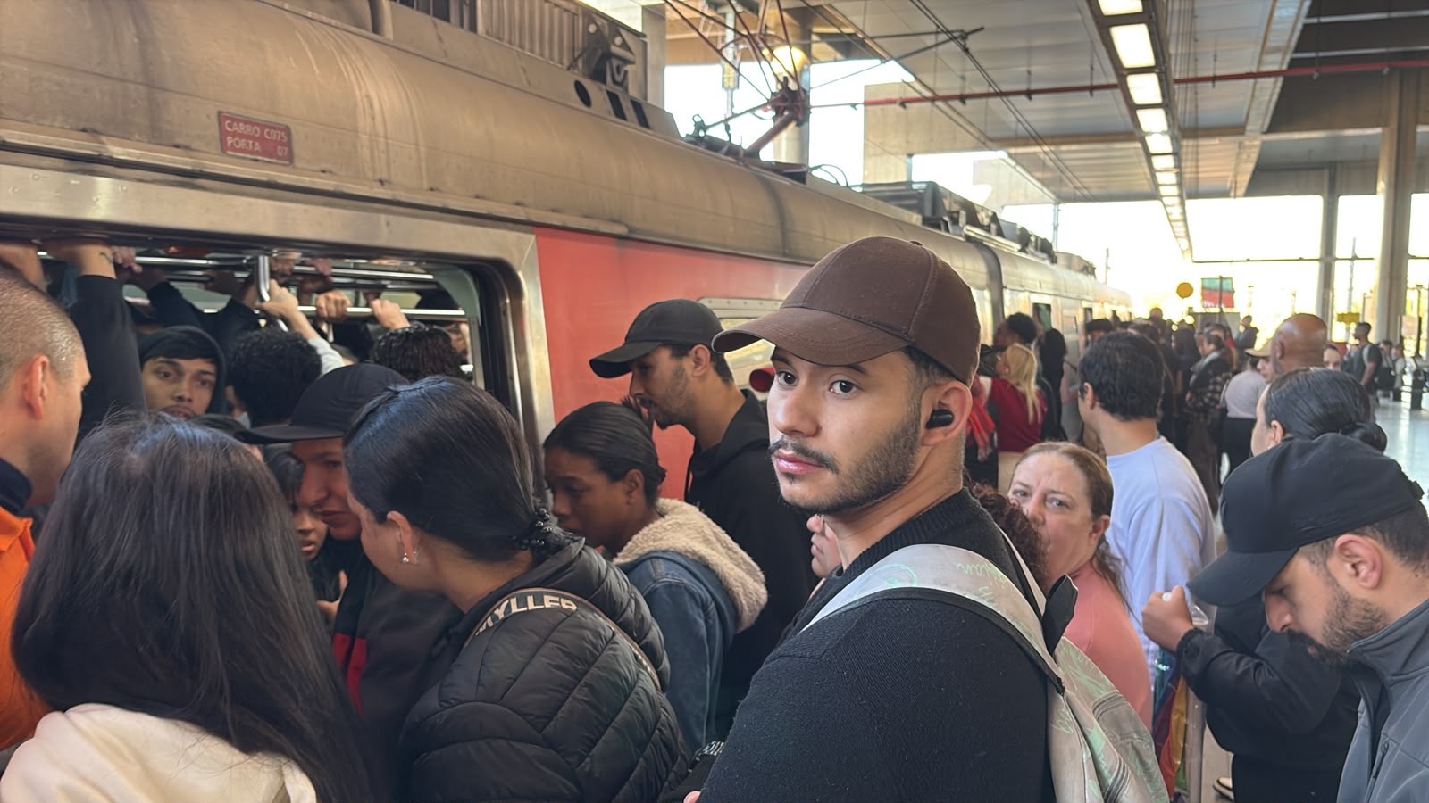 Linha 12-Safira registra falha e velocidade reduzida no dia seguinte ao fim da greve de funcionários da CPTM 