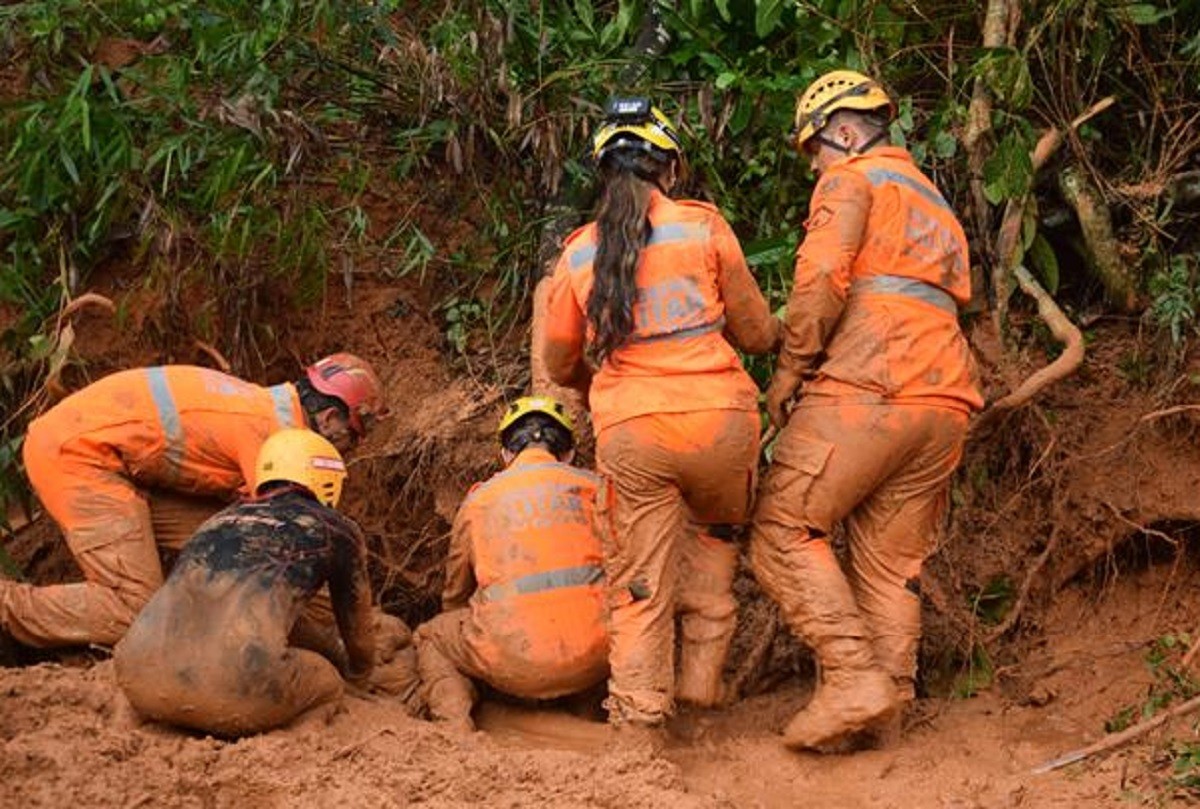 Homem que morreu soterrado vivia em situação de rua antes de ir morar em casa atingida por barranco em MG