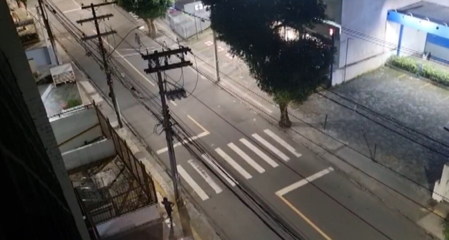 Moradores de bairro nobre de Salvador se assustam com barulho de tiros; dupla de furto foi alvo