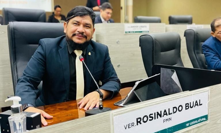 Vereador Rosinaldo Bual é preso por suspeita de rachadinha em Manaus; chefe de gabinete também foi detida