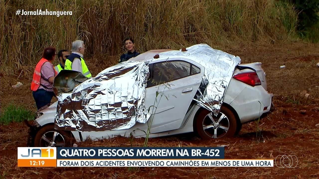 Acidente deixa mortos na BR-452