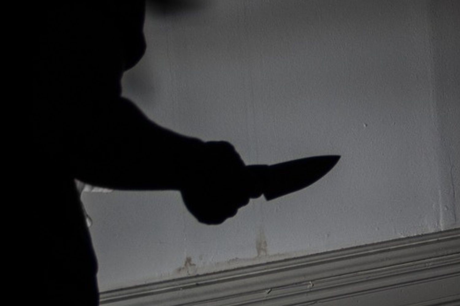 Homem é preso após matar o padrasto de sua esposa em bar no DF