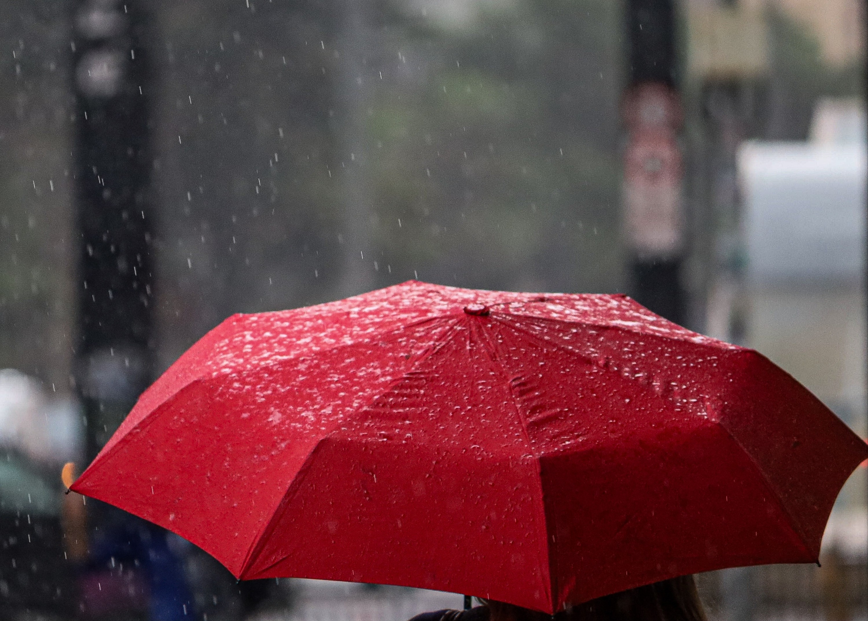 Ciclone se forma no litoral do Sudeste e traz risco de chuvas fortes nesta terça