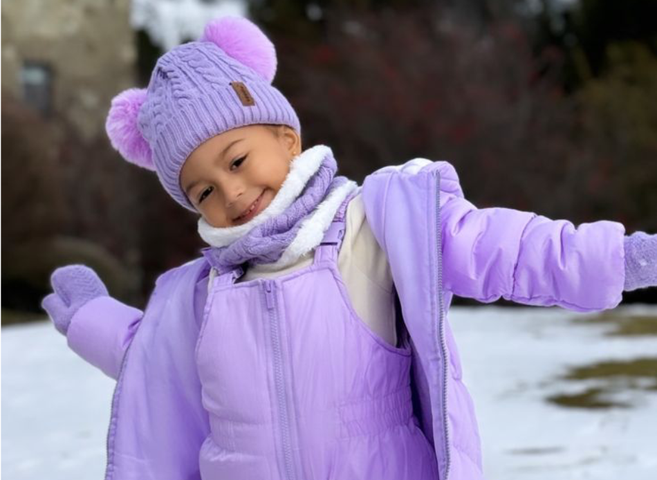 Lore Improta mostra diversão de Liz ao ver neve pela 1ª vez; veja fotos da viagem entre mãe e filha