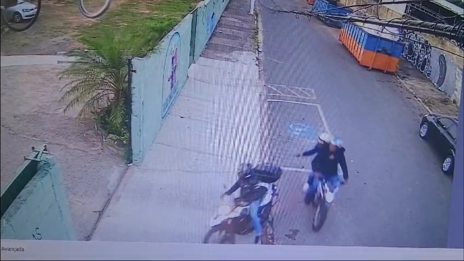 VÍDEO: Professor é morto a tiros em frente a escola de Sumaré