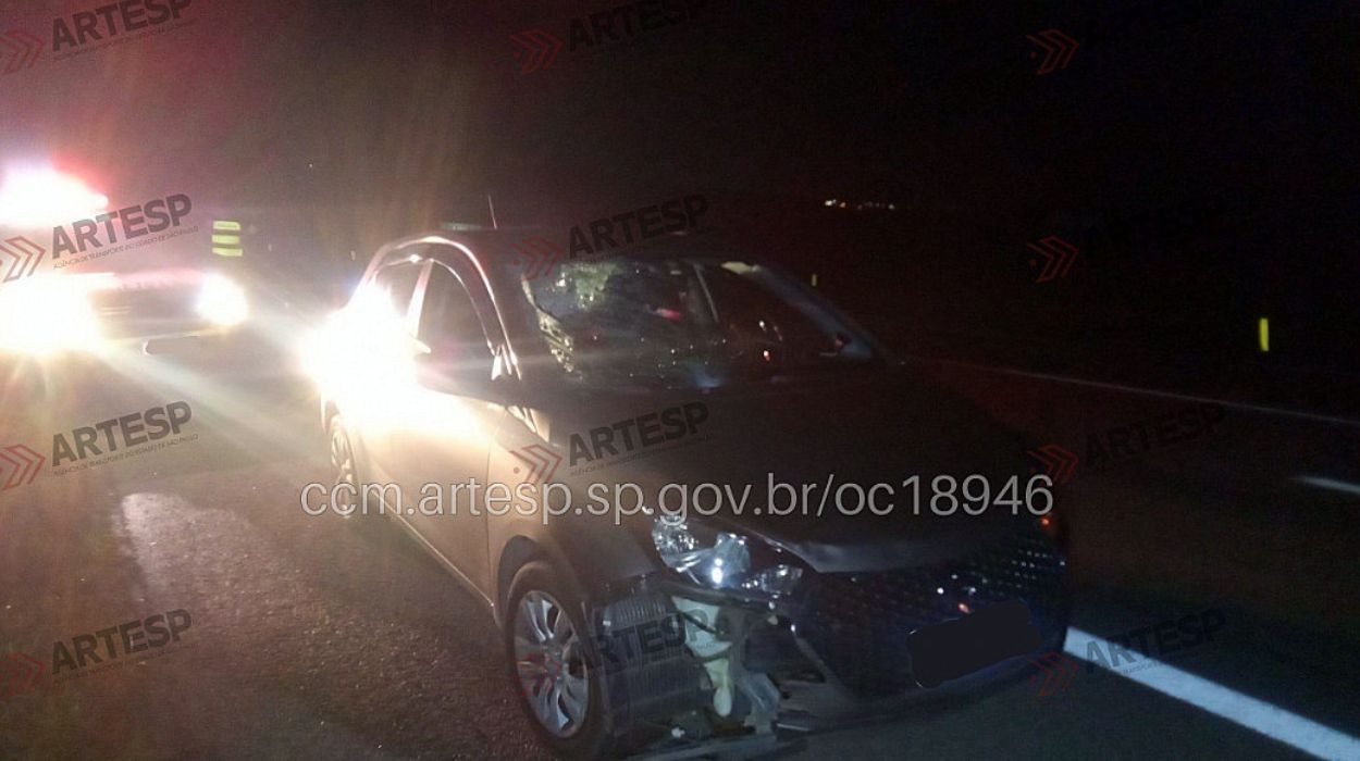 Pedestre morre atropelado por carro em rodovia do interior de SP