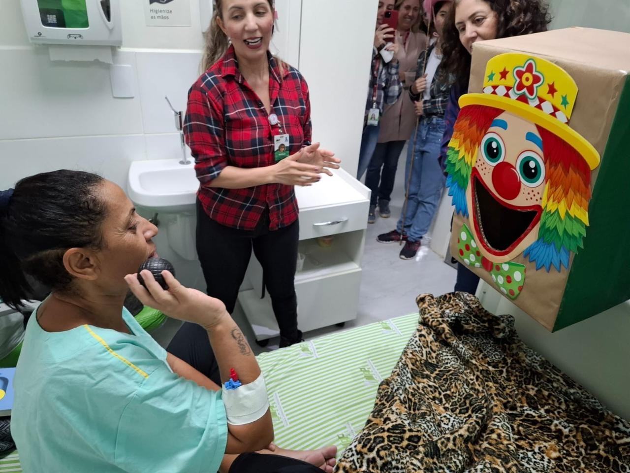 Alegria, integração e afeto: pacientes celebram arraiá em hospital de MS
